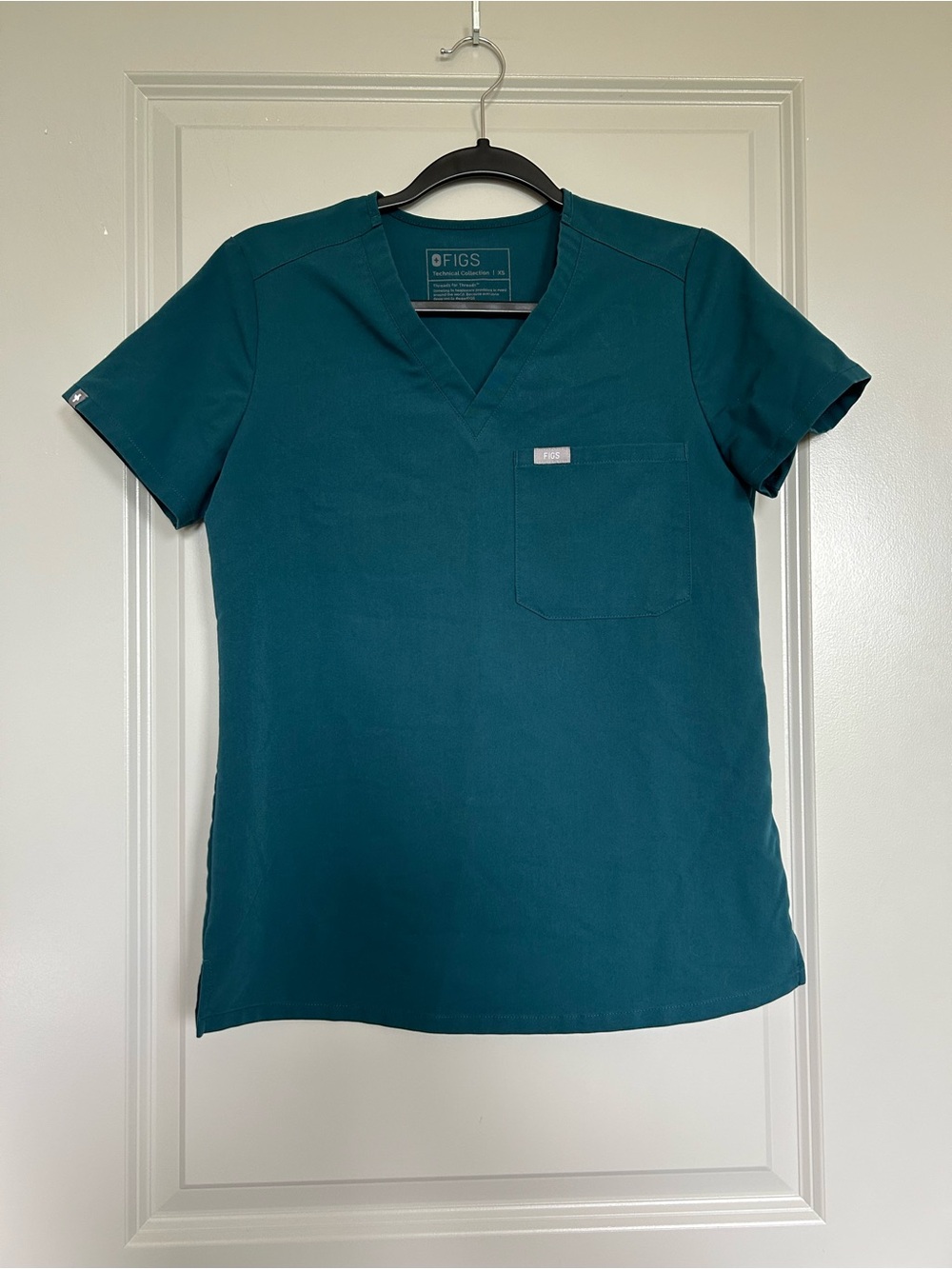 Figs Teal Catarina V-Neck Scrub Top with Chest Pocket